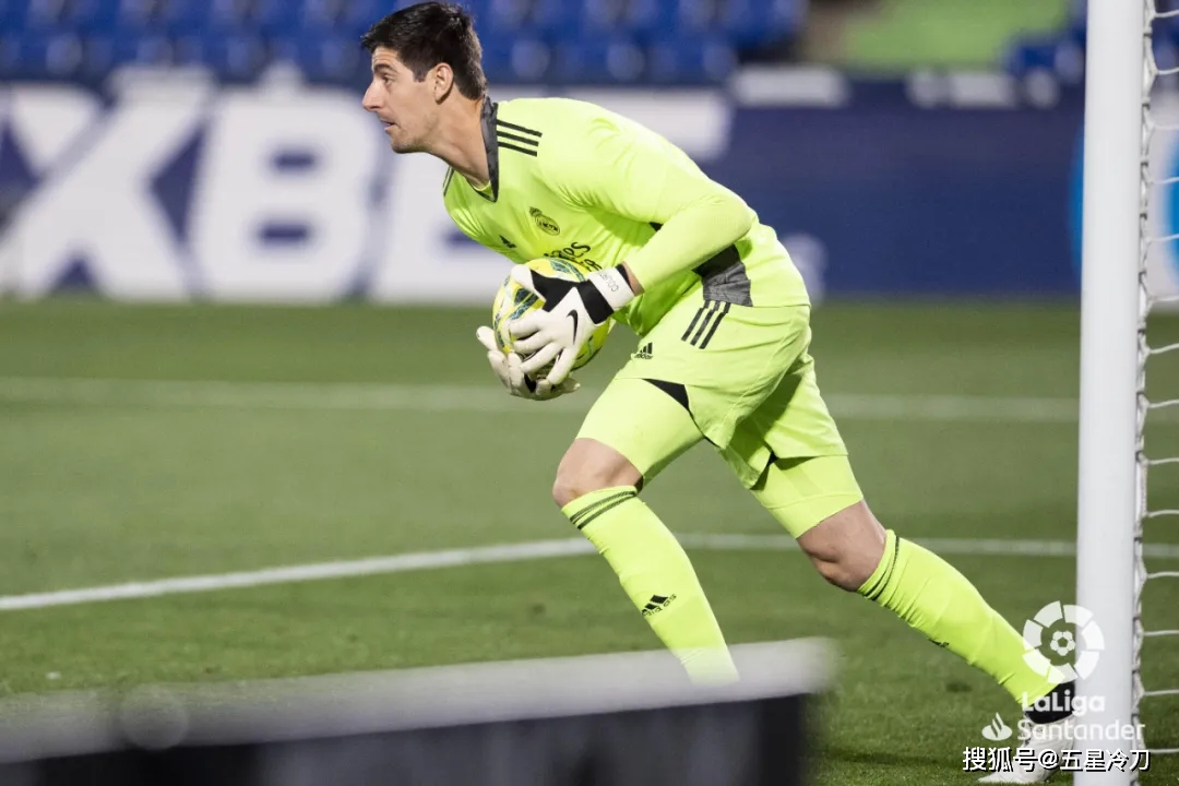 开云官方网站-赛后西甲传出新动向，阿贾克斯强势反弹，管理层表态——气氛紧张，控场能力受关注的简单介绍